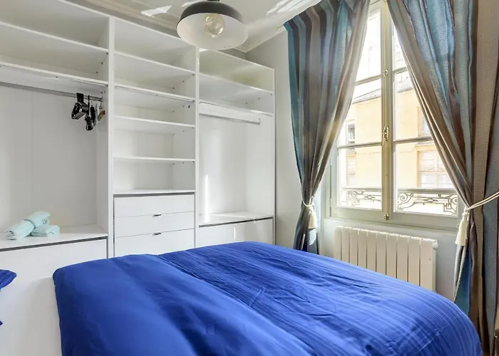 Aux Loges De L\'Orangerie
